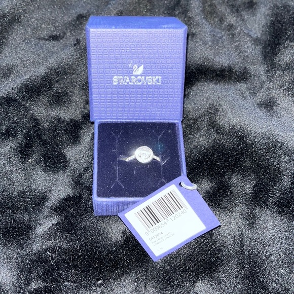 Size 5 Swarovski Attract Light Round Ring. Worn once or twice - Picture 2 of 5